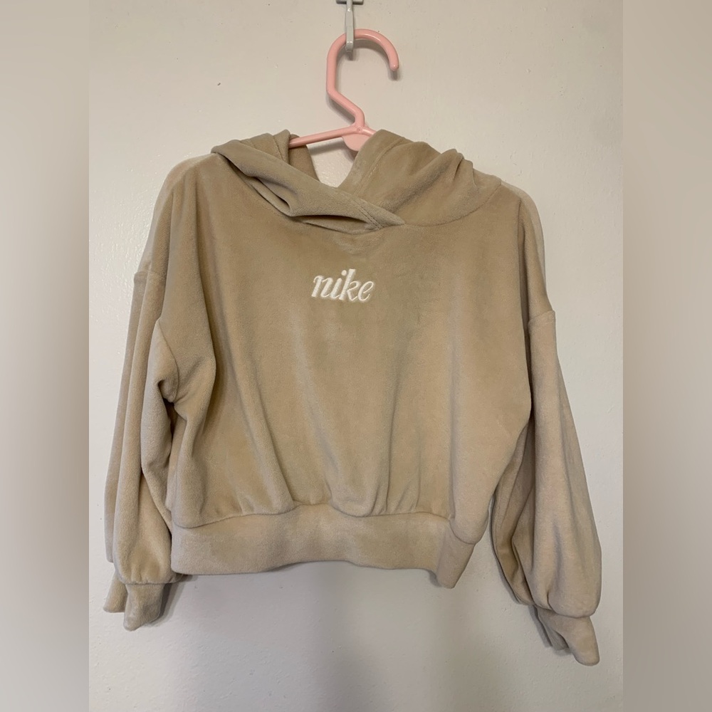 Nike girls Cropped Fleece Hoodie in Beige